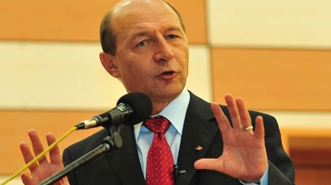 Băsescu: Dacă vom crede că salariile vin din cer, numai pentru faptul că vin de la stat, ne înşelăm