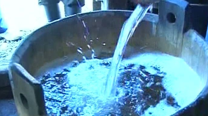 Românii s-au apucat iar de făcut ţuică în casă