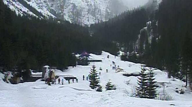 Un turist a murit în munţii Făgăraş după ce a căzut de pe o stâncă