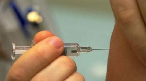 Se anchetează o posibilă transmitere interumană a unei tulpini rezistente la Tamiflu de A(H1N1)