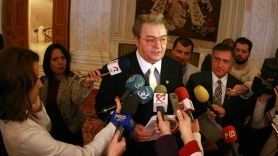 C.V. Tudor a anunţat că va încerca să participe la dezbaterea candidaţilor de la Parlament 