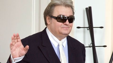 Procesul lui Vadim Tudor cu Administraţia Prezidenţială, în cazul Steaua României, se va rejudeca