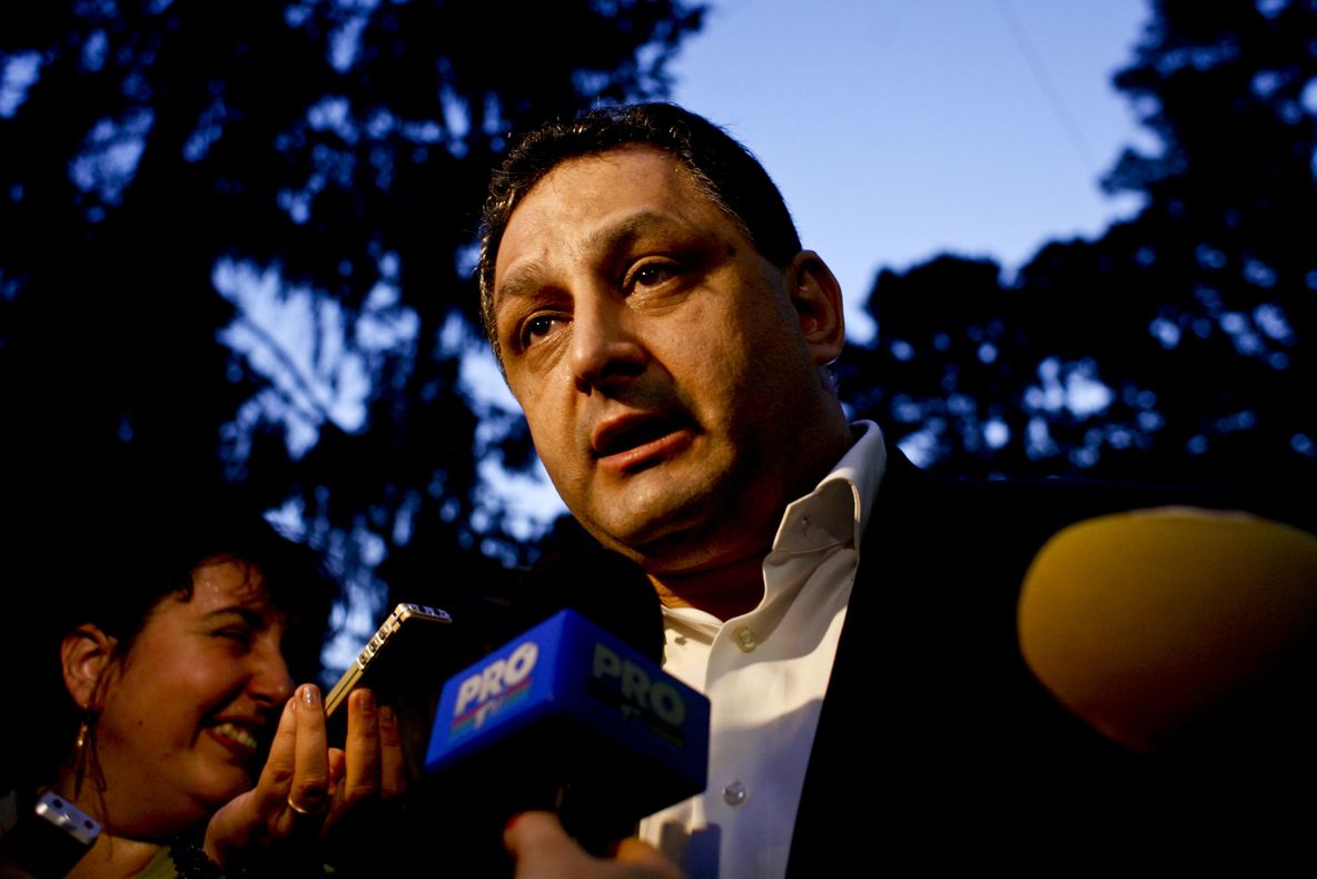 PD-L sector 5 îi acuză pe Marian Vanghelie şi Aura Vasile de încălcarea Legii electorale