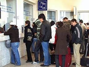 În Gara Braşov este aglomeraţie la vot