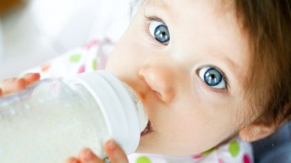 Plasticul folosit la biberoane conţine o substanţă toxică: Bisfenol A 