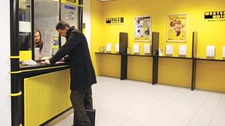 Românii care muncesc în străinătate au câştigat peste patru miliarde de euro în ultimele 12 luni 