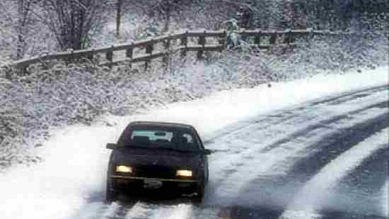 Circulaţia a fost îngreunată din cauza poleiului, în judeţul Maramureş 