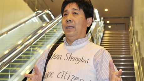 Feng Zhenghu locuieşte de circa o lună într-un aeroport din Japonia, în semn de protest faţă de abuzurile guvernului chinez