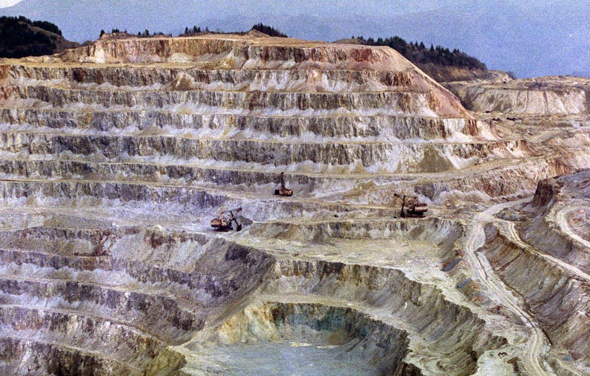 Aurul şi cianurile de la Roşia Montană, un prim măr al discordiei între PD-L şi UDMR?