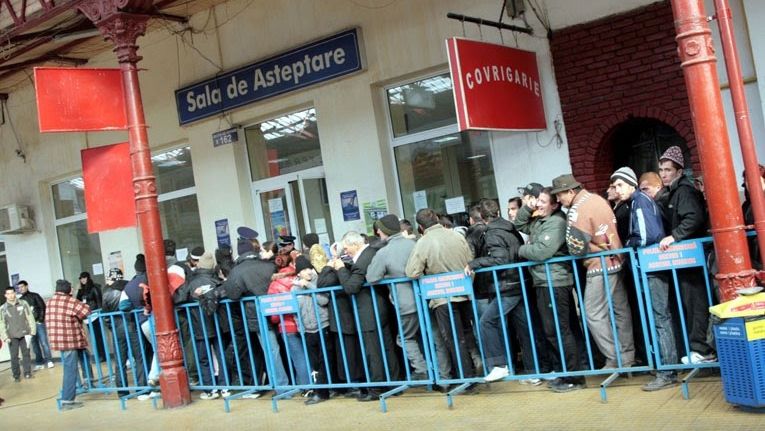 Gara Braşov, cea mai aglomerată secţie de votare din judeţul Braşov