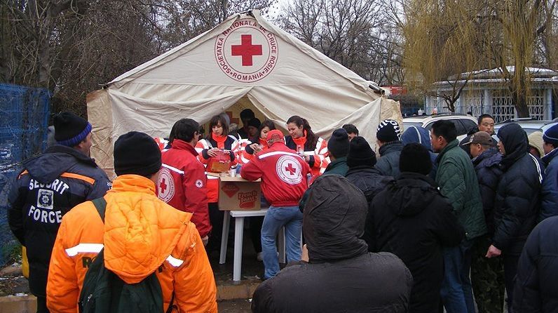 Hoţii au devastat un cort al Crucii Roşii în Maramureş