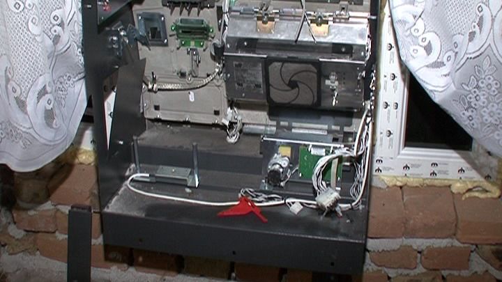 Un bancomat din Gorj a fost spart de hoţi