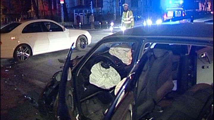 Trei persoane au fost rănite într-un accident rutier, în Bucureşti 
