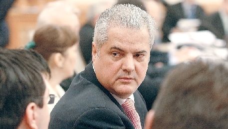 Năstase: Băsescu vrea \"domesticirea\" PSD, slăbirea PNL şi control total asupra guvernării