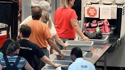 Noi măsuri de securitate în aeroporturi pentru pasagerii care pleacă în SUA