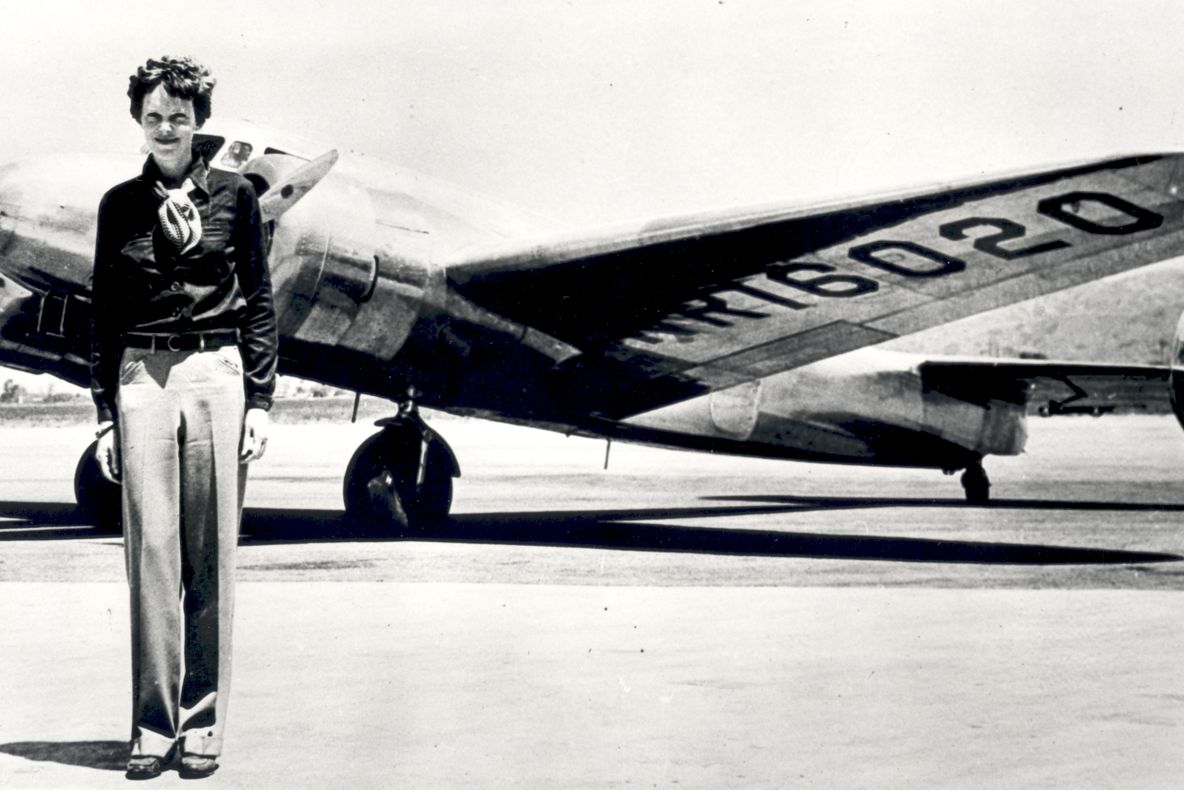 Misterul DISPARIŢIEI Ameliei Earhart, dezlegat? O fotografie arată că a SUPRAVIEŢUIT prăbuşirii