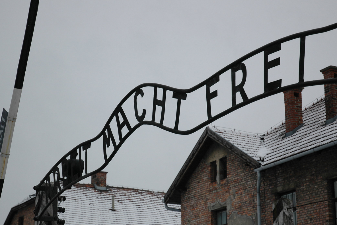 Inscripţia \"Arbeit macht frei\" a fost furată de la Auschwitz