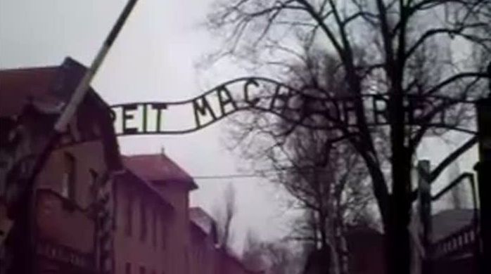 Autorităţile poloneze au recuperat semnul nazist \"Arbeit macht frei\"