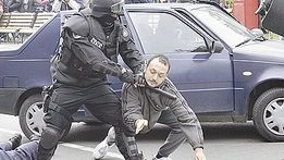 Un poliţist constănţean a fost bătut de doi fraţi în faţa unei discoteci