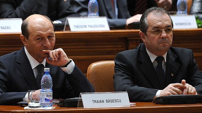 Băsescu propune Parlamentului adoptarea bugetului până la 16 ianuarie