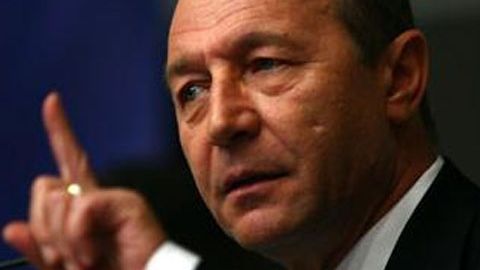 Băsescu: Concedierile din învăţământ sunt parte a procesului de reformare a statului