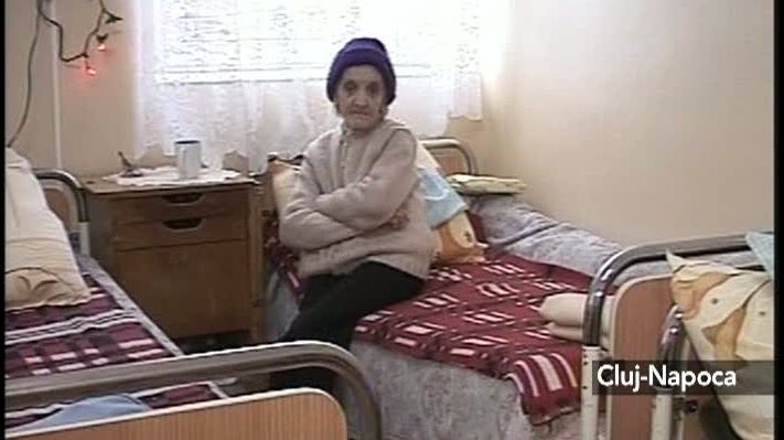 Sute de bătrâni îşi petrec Crăciunul departe de familie, în căminele pentru vârstnici