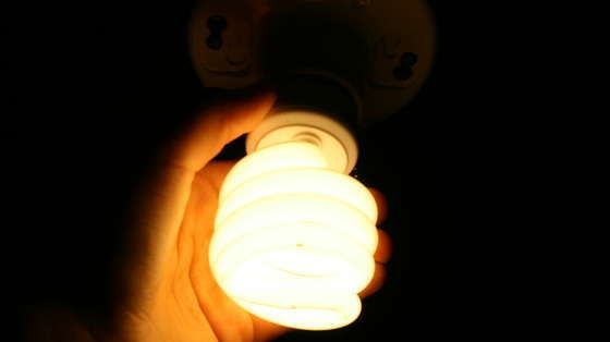 Mai multe localităţi din judeţul Mureş au rămas fără curent electric, din cauza ninsorilor şi a vântului  