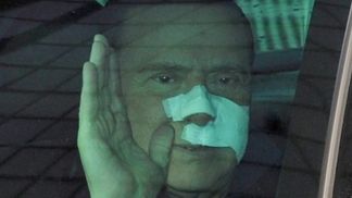 Silvio Berlusconi a fost externat, dar nu are voie să apară în public până la sfârşitul anului