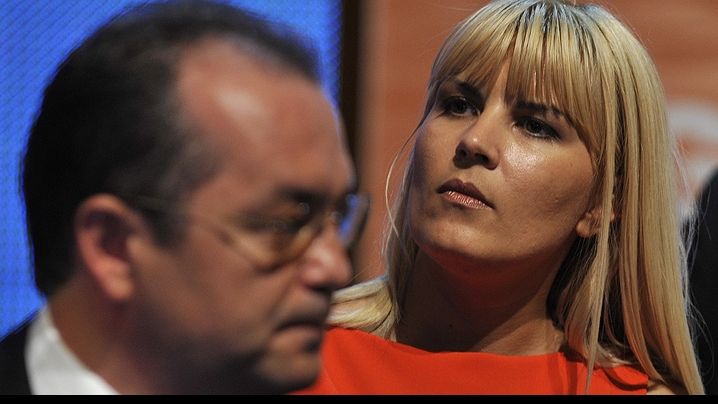 Boc i-a spus lui Udrea \"domnule ministru\" la instalarea în funcţie