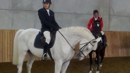 Luni s-a deschis oficial sezonul de schi la Braşov, deşi nu e zăpadă