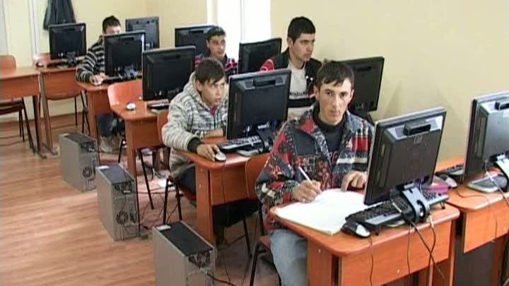 Pe 20 ianuarie, elevii de clasa a XII-a simulează proba de calculatoare