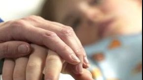 500 de copii se îmbolnăvesc de cancer în fiecare an