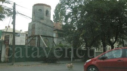 Geoană are o \"casă anonimă\" în Luxemburg, potrivit catavencu.ro