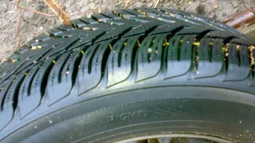 Şoferii sibieni au luat cu asalt atelierele de vulcanizare ca să-şi pună cauciucuri de iarnă