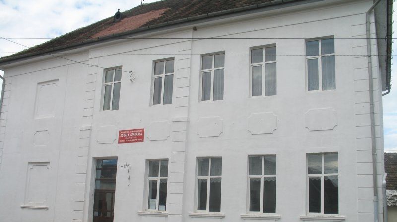 Zeci de şcoli din Mureş primesc bani de la Guvern pentru lucrări de reabilitare şi investiţii deja făcute 