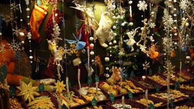 Surprize pentru Crăciun, delicii culinare şi spectacol canin la Târgul de cadouri