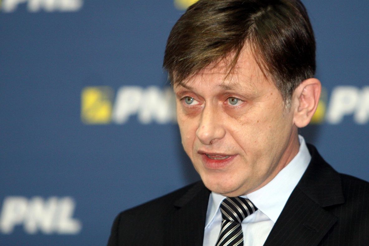 Antonescu: Dacă Băsescu va fi validat, vom trece cu toţii prin momente dificile