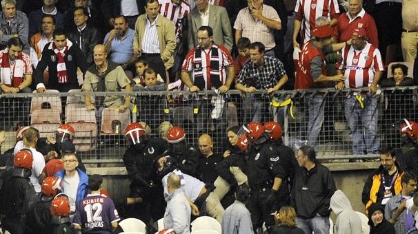VIDEO / Incidente în Liga Europa! Fanii Austriei Viena au întrerupt meciul cu Bilbao de două ori