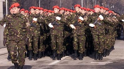 Aproximativ o sută de băcăuani au serbat Ziua Naţională în centrul municipiului 