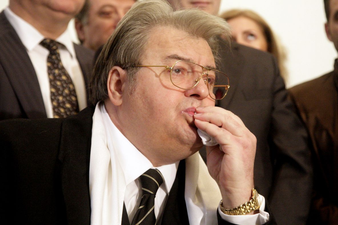 C.V. Tudor: Băsescu i-a zăngănit cătuşele la ureche lui Sorin Ovidiu Vîntu