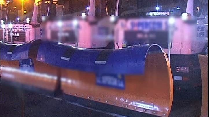 Edilii Capitalei au anunţat că sunt pregătiţi să intervină cu utilajele de deszăpezire