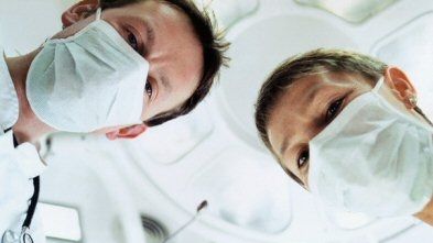 Cariere în Alb, primul târg de job-uri în domeniul sănătăţii