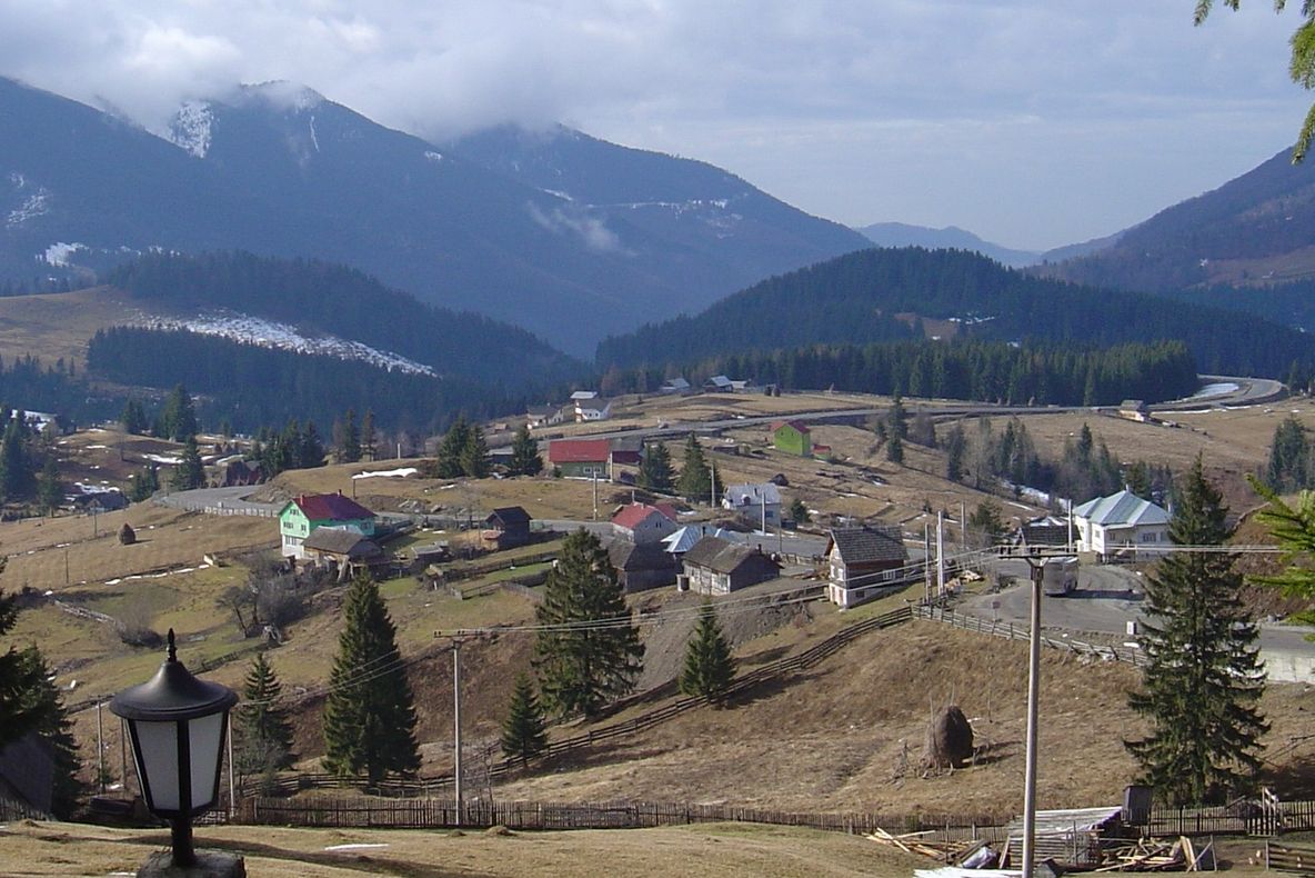 Lucrările monumentului din Pasul Tihuţa, Bistriţa-Năsăud, au ajuns la jumătate