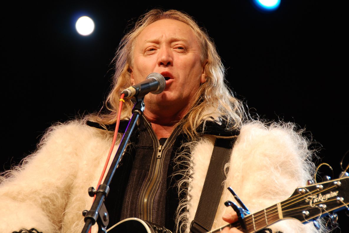 Peste 600 de bistriţeni s-au înghesuit la concertul lui Hruşcă