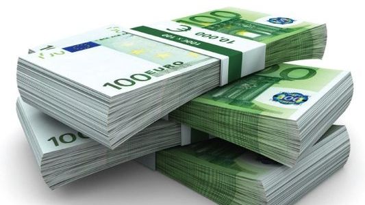 Cei mai bogaţi români îşi ţin două treimi din economii în euro