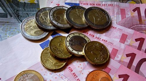 Miniştrii europeni de finanţe şi reprezentanţii FMI sunt îngrijoraţi de supraevaluarea euro