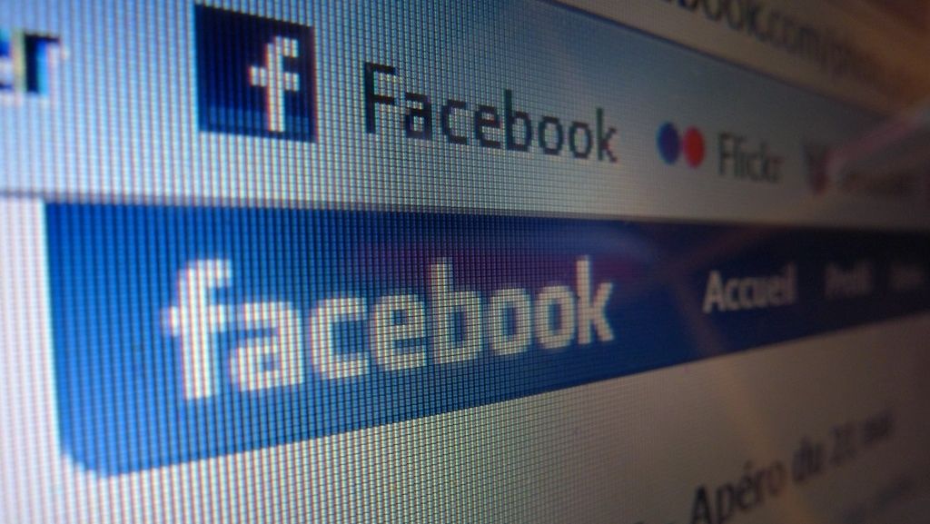 Facebook, învinuit de destrămarea căsniciilor