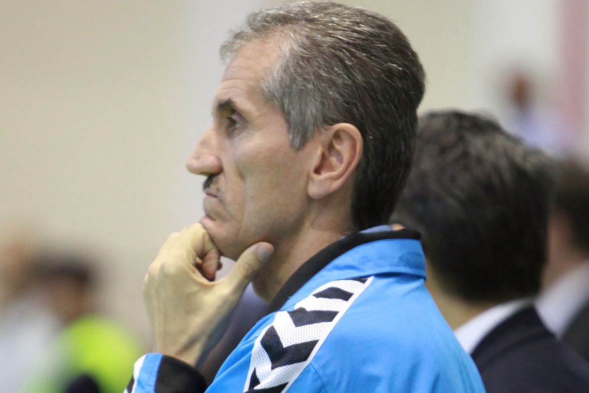 Naţionala de handbal masculin a rămas fără antrenor