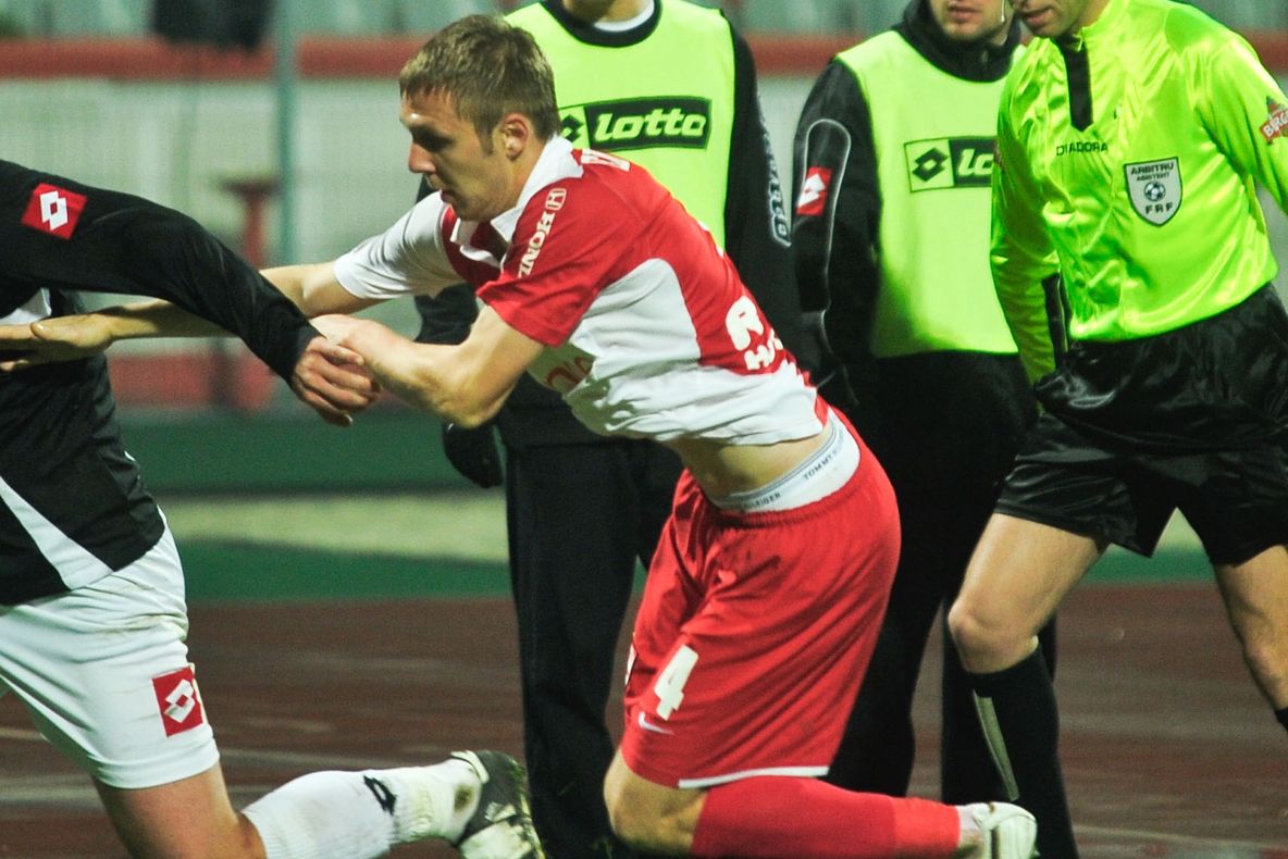 Dinu: \"Am luat un gol de cascadorii râsului! Moţi nu e un jucător de pretenţiile lui Dinamo\"