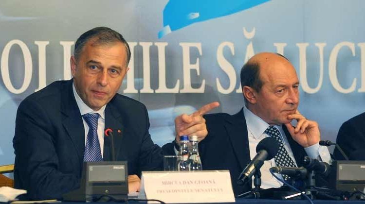 Geoană vs. Băsescu: ambii candidaţi sunt pentru nucleară
